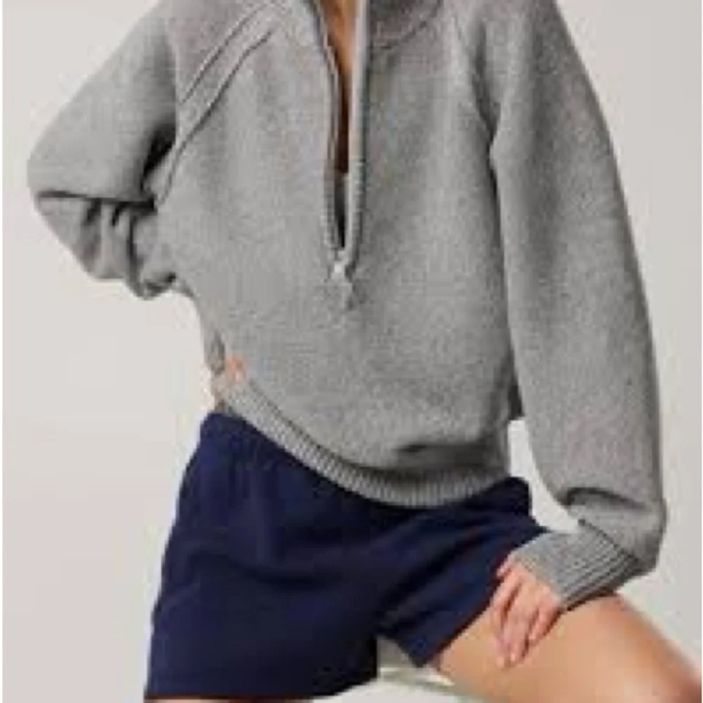 Aerie Women's Gray Zip-Up Sweater - Picture 6 of 6